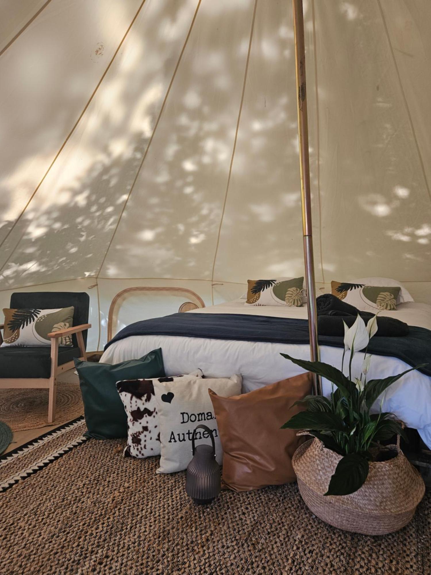 Luxe tent Domaine Authentique De Rose *